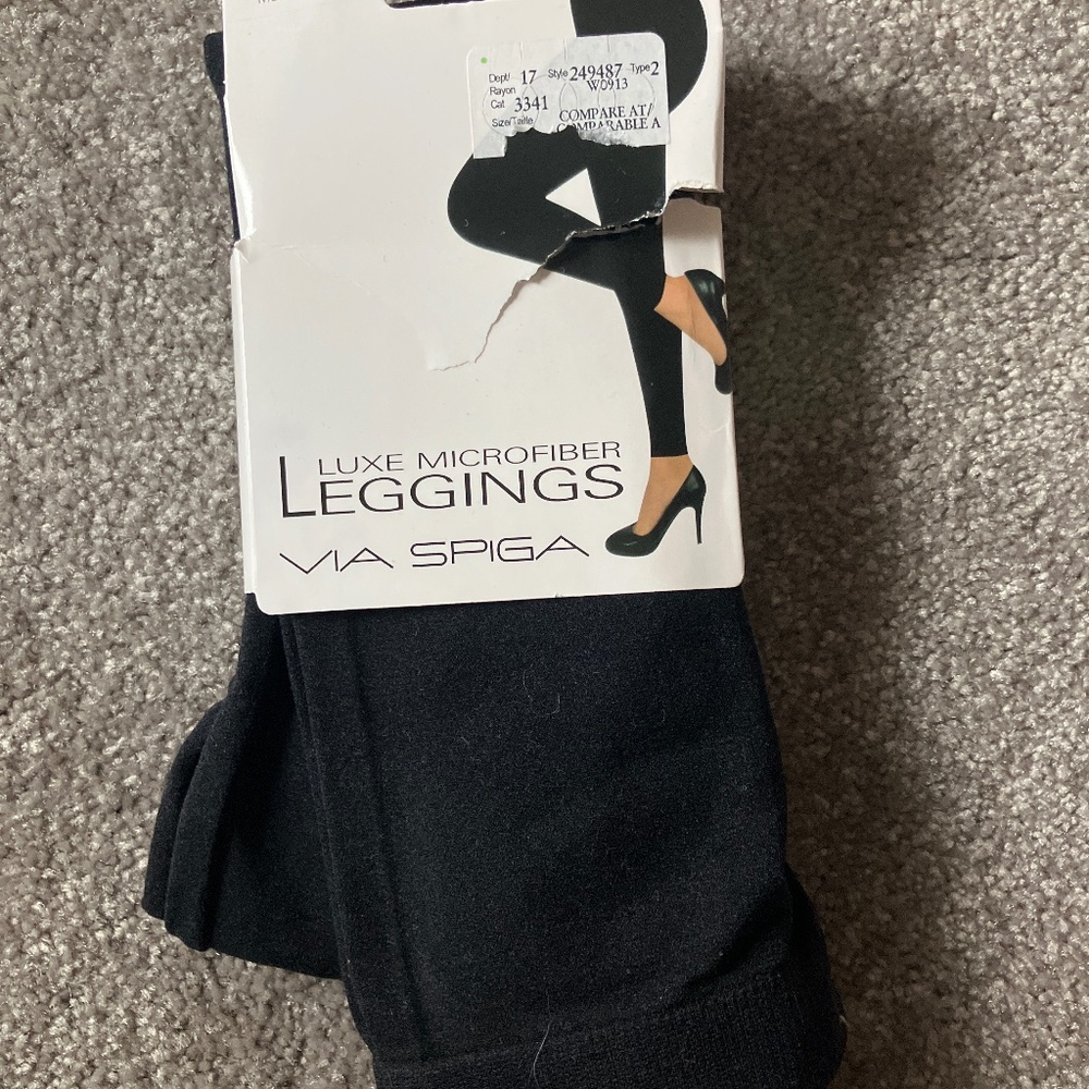 Black microfibre leggings
